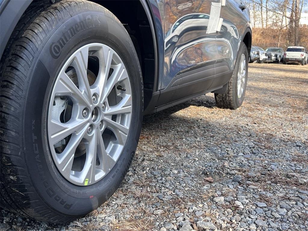 new 2025 Ford Escape car, priced at $33,075