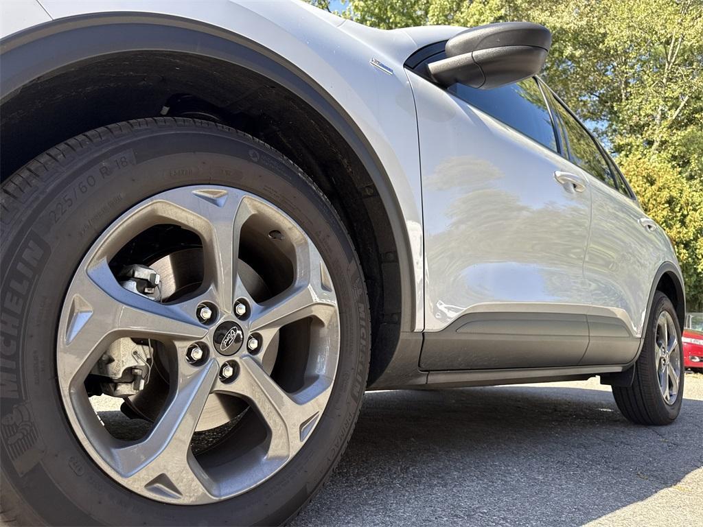 used 2025 Ford Escape car, priced at $28,900