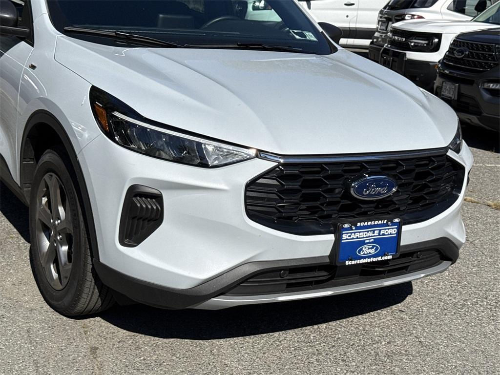 used 2025 Ford Escape car, priced at $28,900