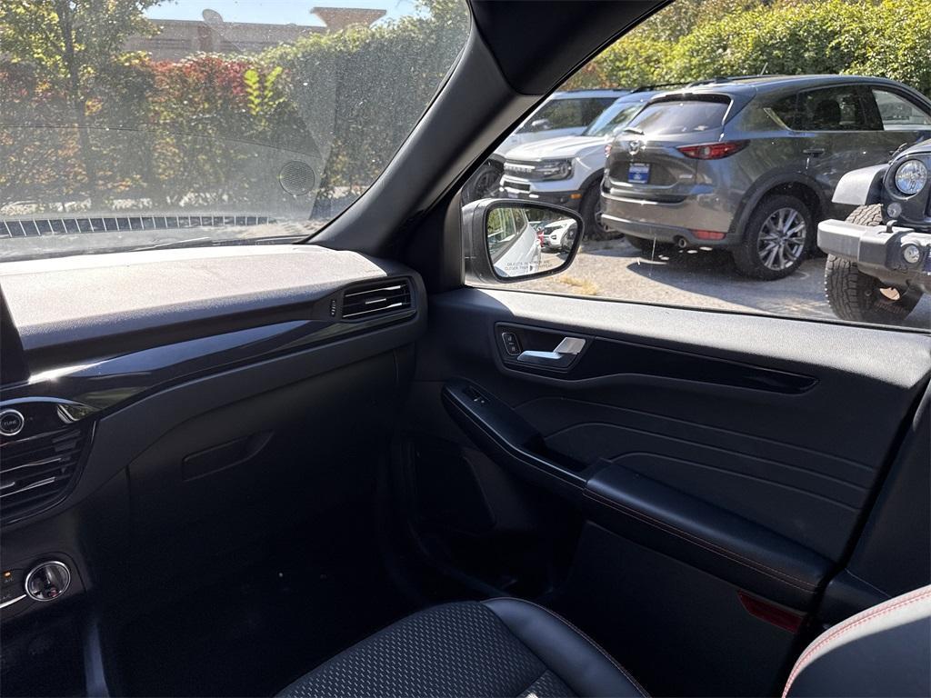 used 2025 Ford Escape car, priced at $28,900