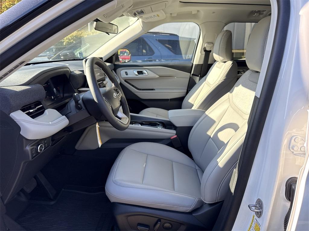 new 2025 Ford Explorer car, priced at $49,735