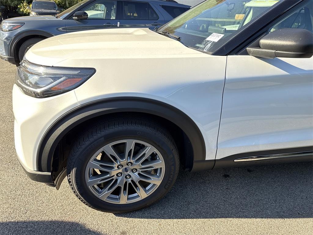 new 2025 Ford Explorer car, priced at $49,735