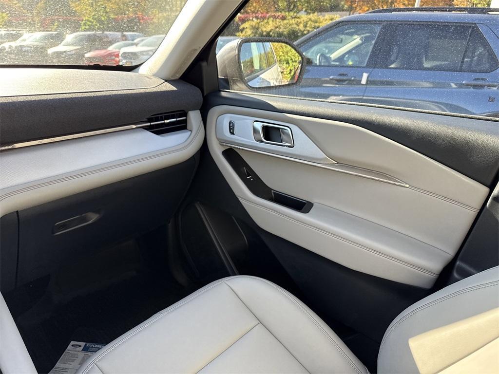 new 2025 Ford Explorer car, priced at $49,735