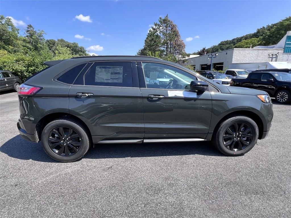 new 2024 Ford Edge car, priced at $35,220