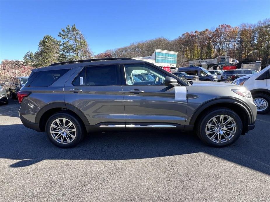 new 2025 Ford Explorer car, priced at $48,960