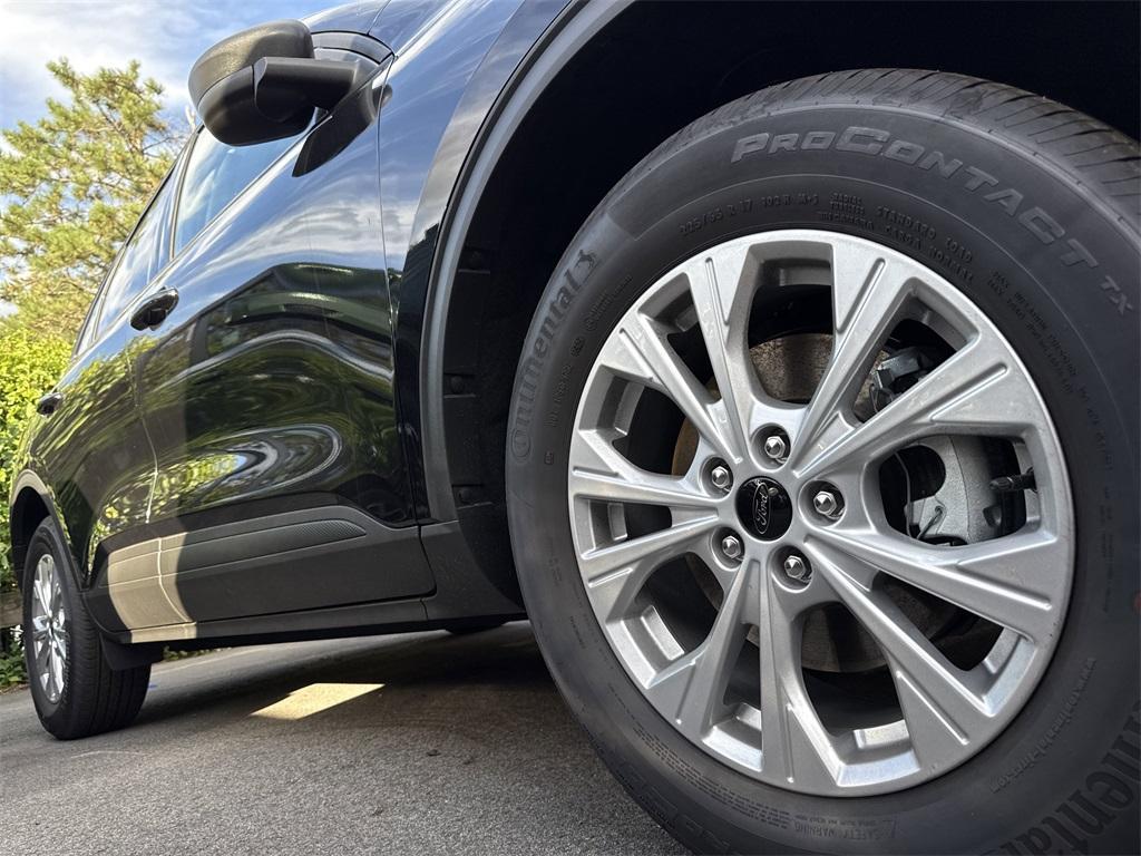 new 2025 Ford Escape car, priced at $29,540