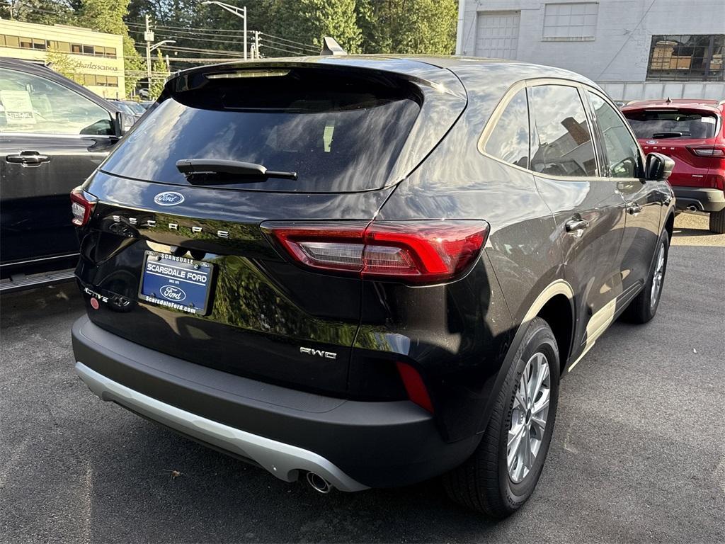 new 2025 Ford Escape car, priced at $29,540