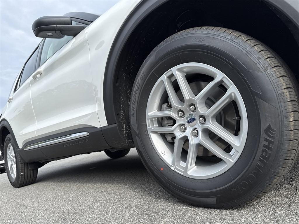 new 2025 Ford Explorer car, priced at $43,640