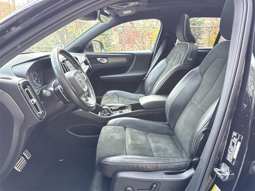 used 2020 Volvo XC40 car, priced at $23,900