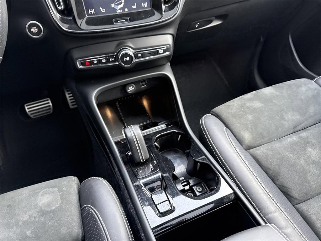 used 2020 Volvo XC40 car, priced at $23,900