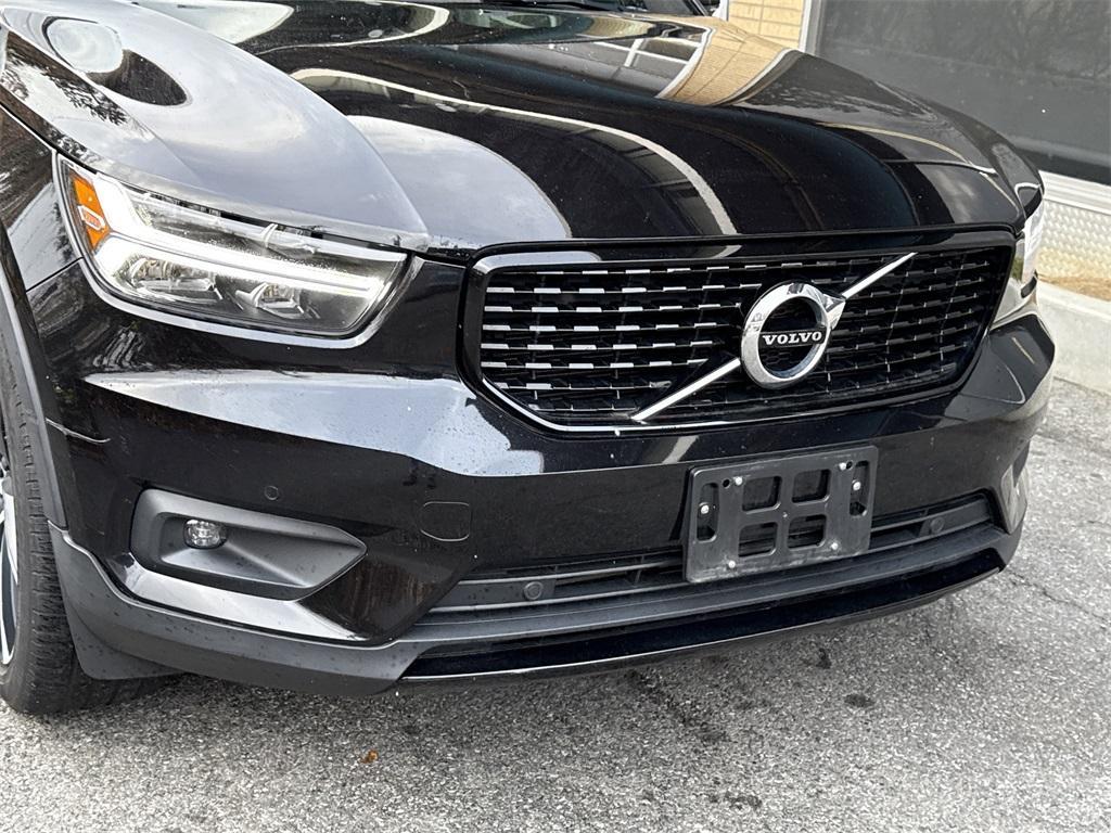 used 2020 Volvo XC40 car, priced at $23,900
