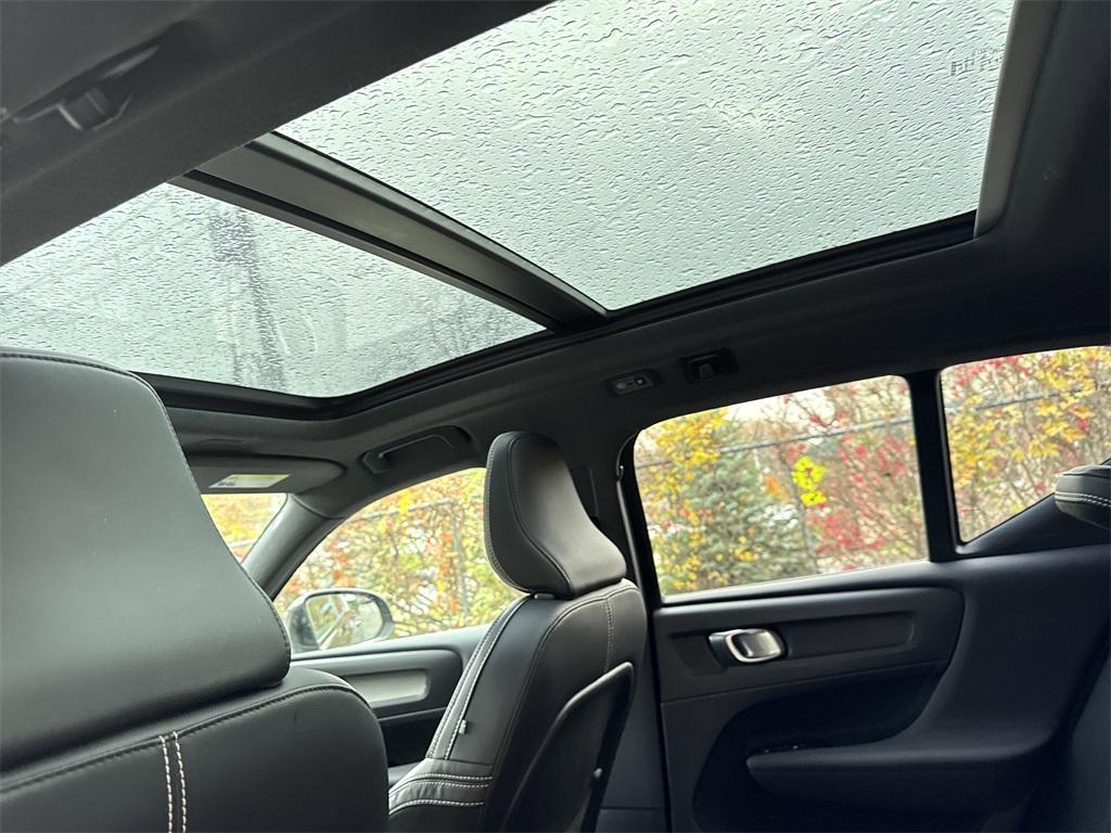 used 2020 Volvo XC40 car, priced at $23,900