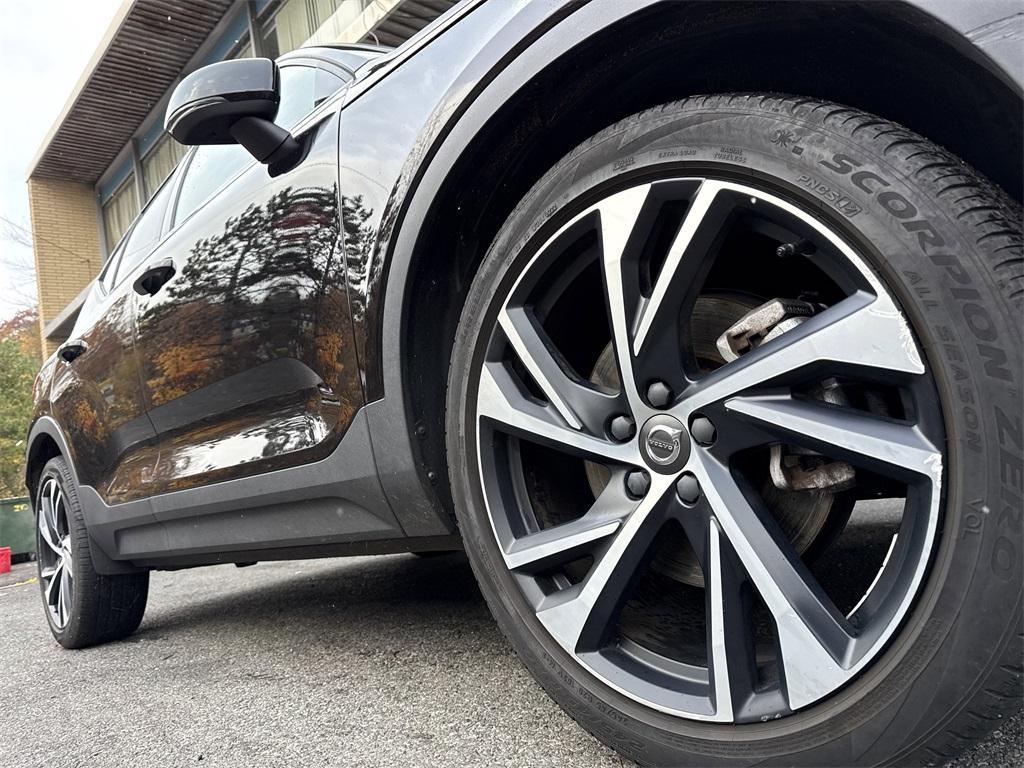 used 2020 Volvo XC40 car, priced at $23,900