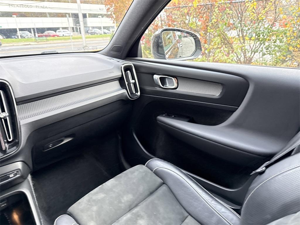 used 2020 Volvo XC40 car, priced at $23,900