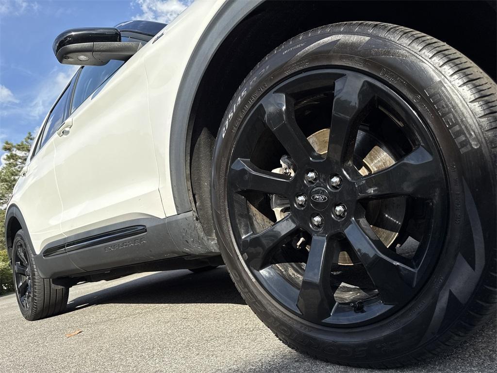 used 2022 Ford Explorer car, priced at $31,000