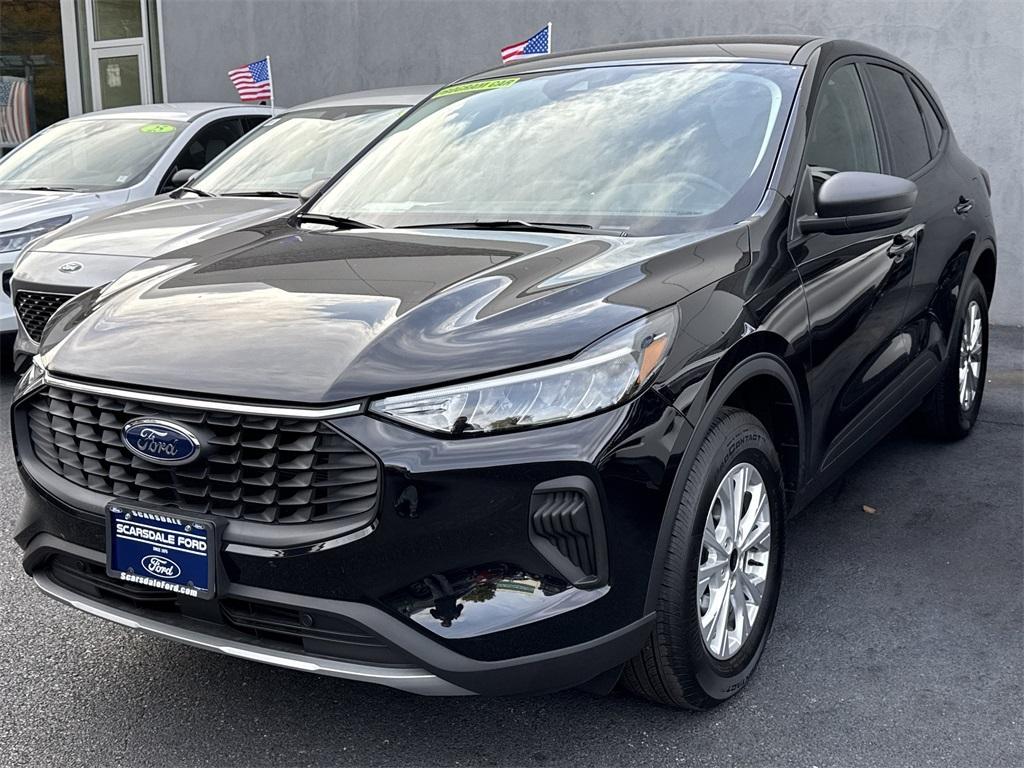used 2025 Ford Escape car, priced at $28,500