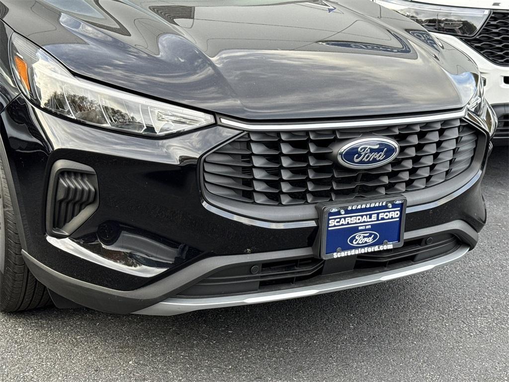 used 2025 Ford Escape car, priced at $28,500