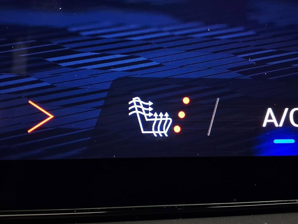 used 2024 Chevrolet Traverse car, priced at $37,321