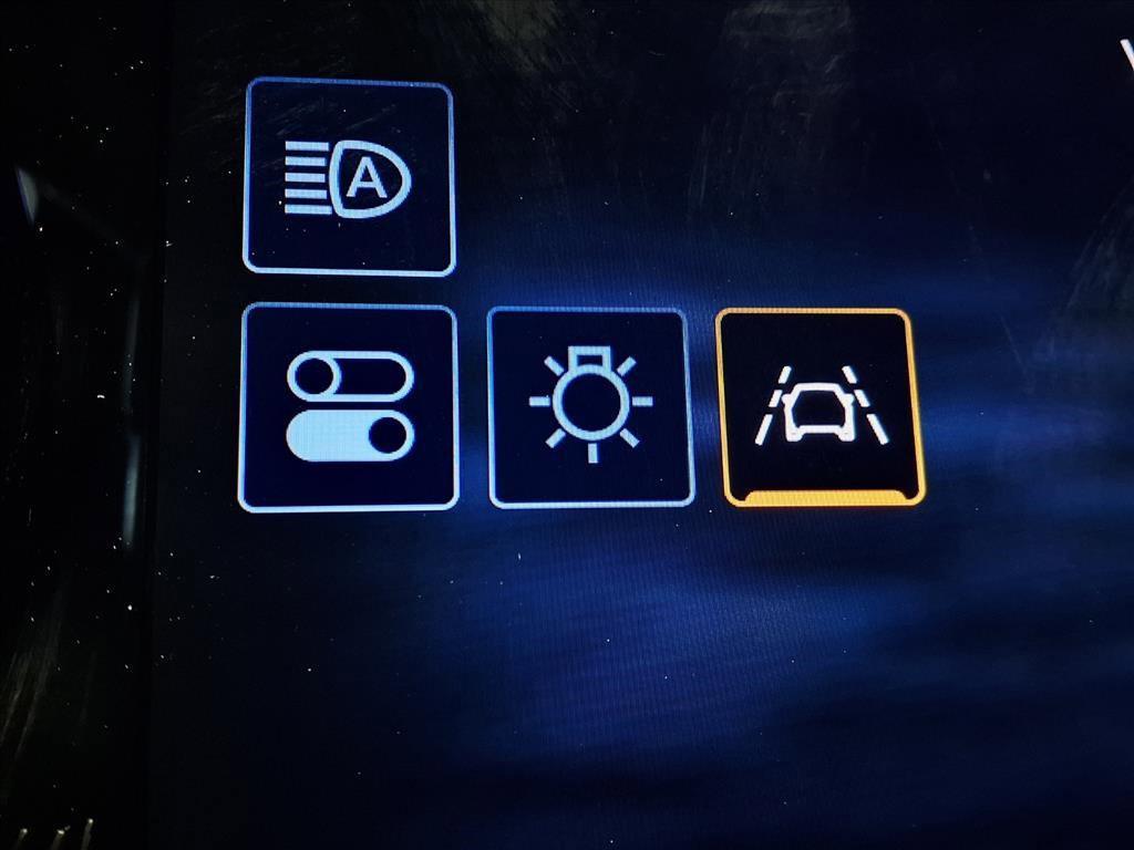 used 2024 Chevrolet Traverse car, priced at $37,321