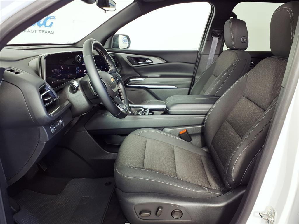 used 2024 Chevrolet Traverse car, priced at $37,321