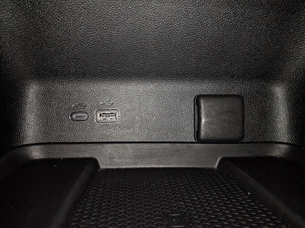 used 2024 Chevrolet Traverse car, priced at $37,321