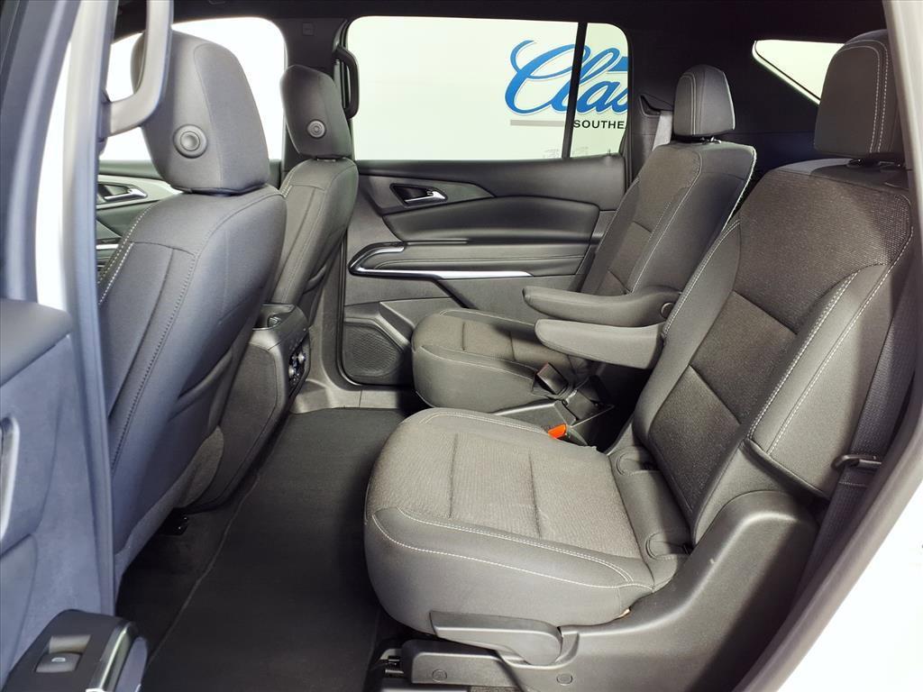 used 2024 Chevrolet Traverse car, priced at $37,321