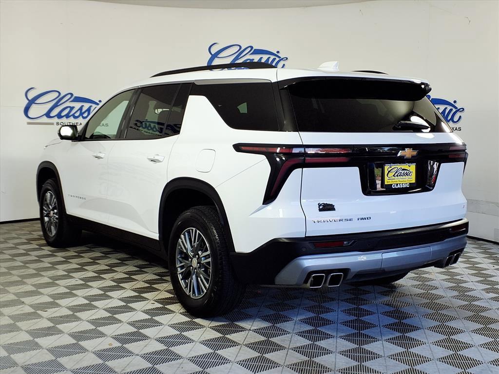 used 2024 Chevrolet Traverse car, priced at $37,321