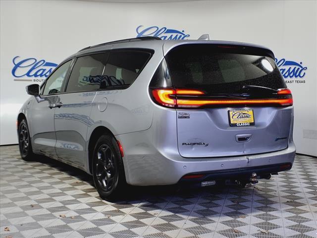 used 2021 Chrysler Pacifica Hybrid car, priced at $21,919