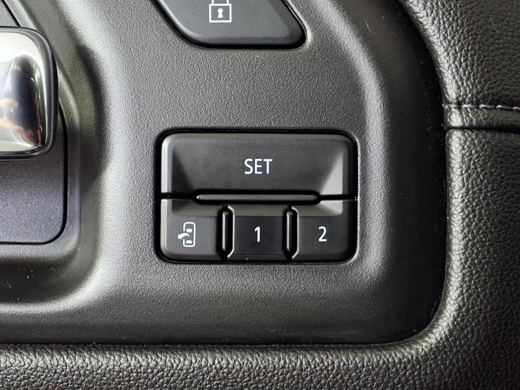 used 2021 Chevrolet Silverado 1500 car, priced at $37,982