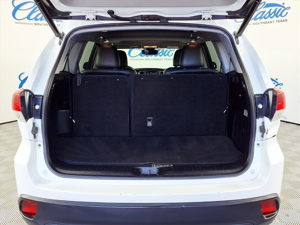 used 2019 Toyota Highlander car, priced at $21,388