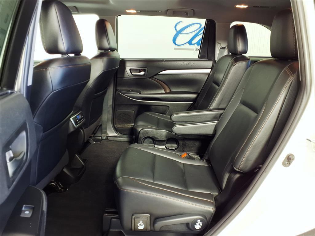 used 2019 Toyota Highlander car, priced at $21,388