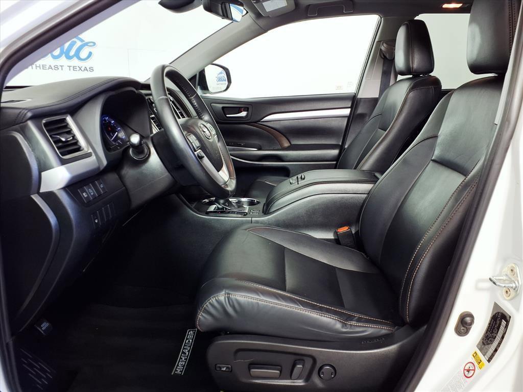 used 2019 Toyota Highlander car, priced at $21,388
