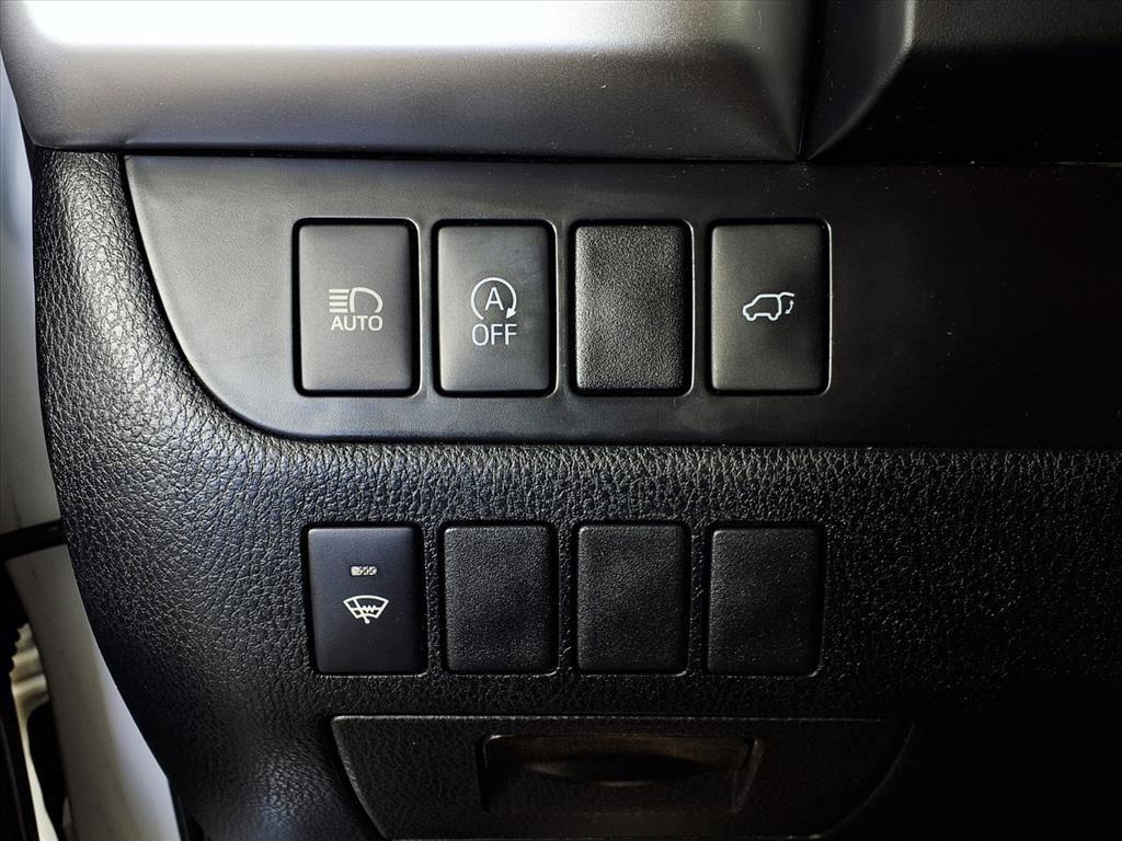 used 2019 Toyota Highlander car, priced at $21,388