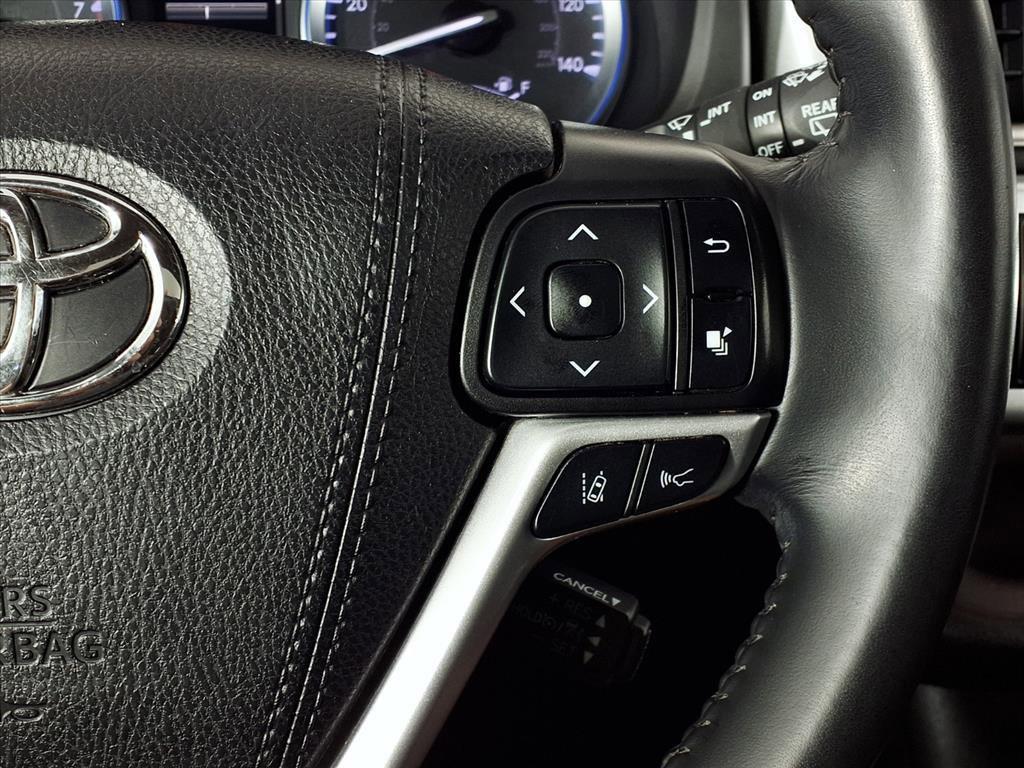 used 2019 Toyota Highlander car, priced at $21,388