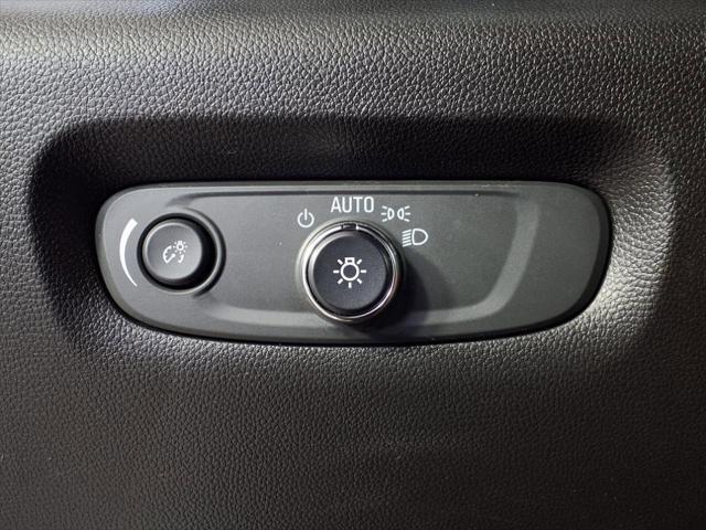 used 2023 Chevrolet Traverse car, priced at $30,669