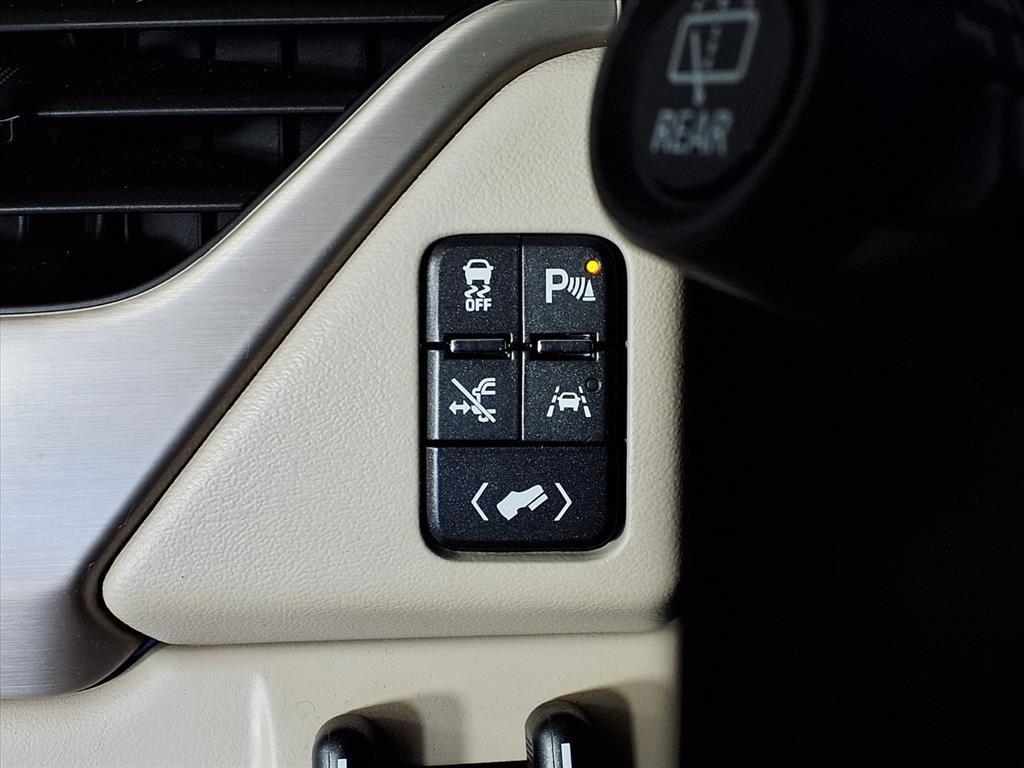 used 2016 GMC Yukon car, priced at $24,587