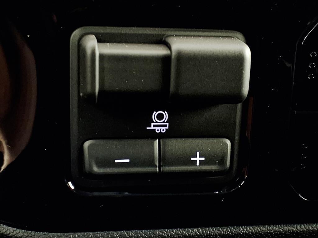 new 2025 GMC Sierra 2500 car, priced at $67,292