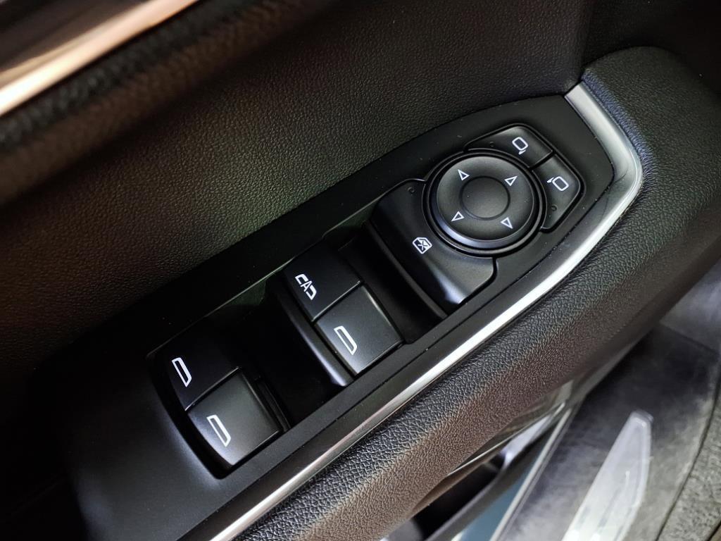 used 2025 Chevrolet Silverado 1500 car, priced at $42,998