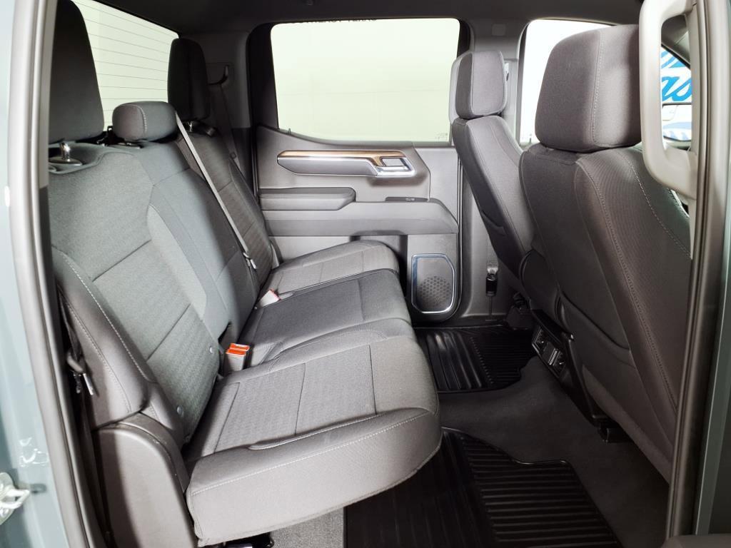 used 2025 Chevrolet Silverado 1500 car, priced at $42,998