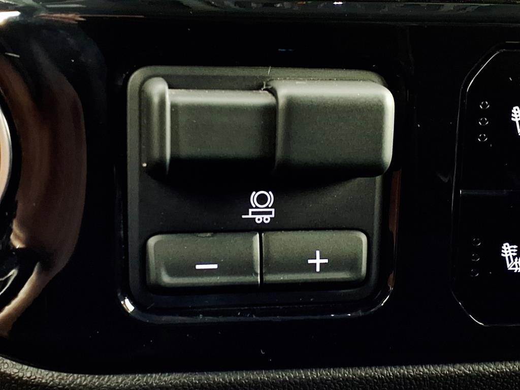 used 2025 Chevrolet Silverado 1500 car, priced at $42,998