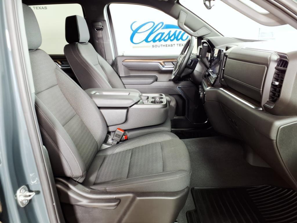 used 2025 Chevrolet Silverado 1500 car, priced at $42,998