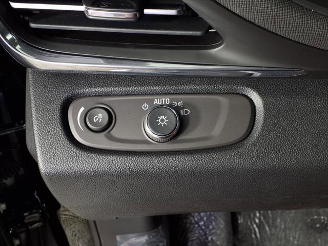 new 2025 Buick Envista car, priced at $27,280