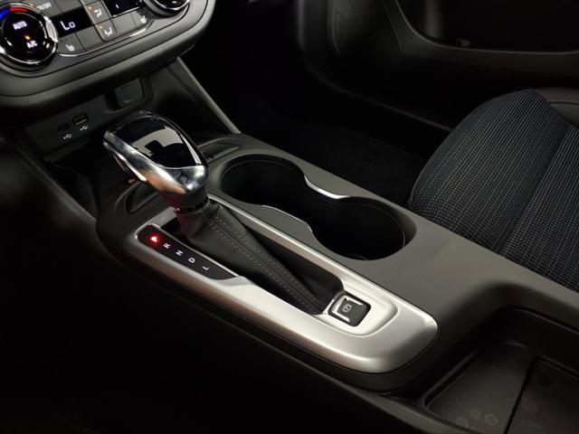 new 2025 Buick Envista car, priced at $27,280