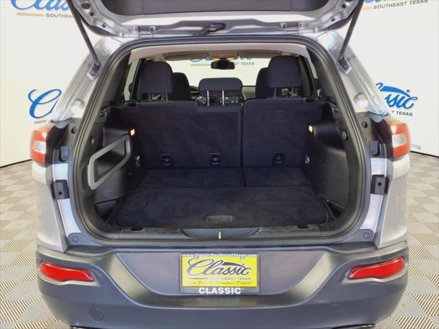 used 2018 Jeep Cherokee car, priced at $11,235