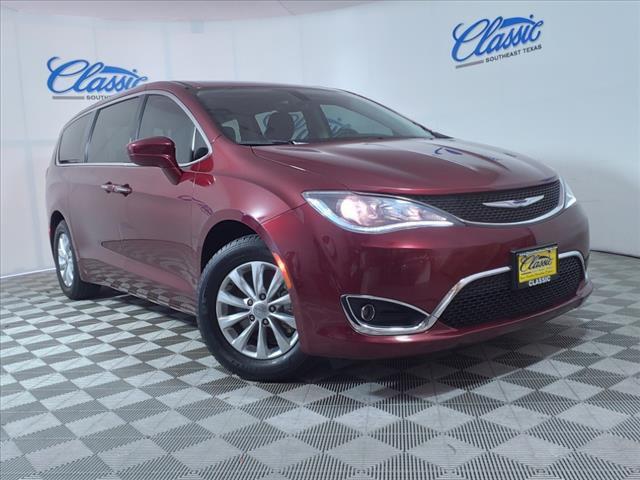 used 2018 Chrysler Pacifica car, priced at $15,448