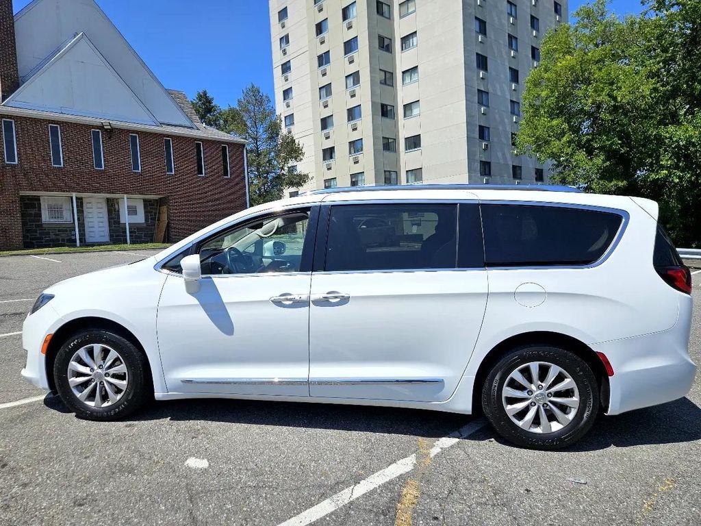 used 2018 Chrysler Pacifica car, priced at $15,995