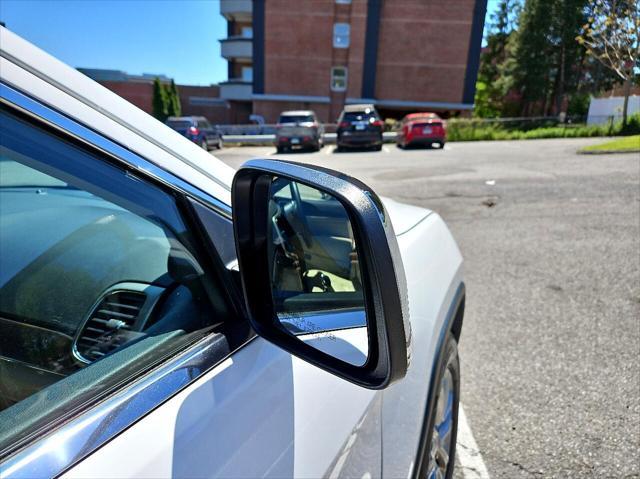 used 2015 Jeep Grand Cherokee car, priced at $14,795