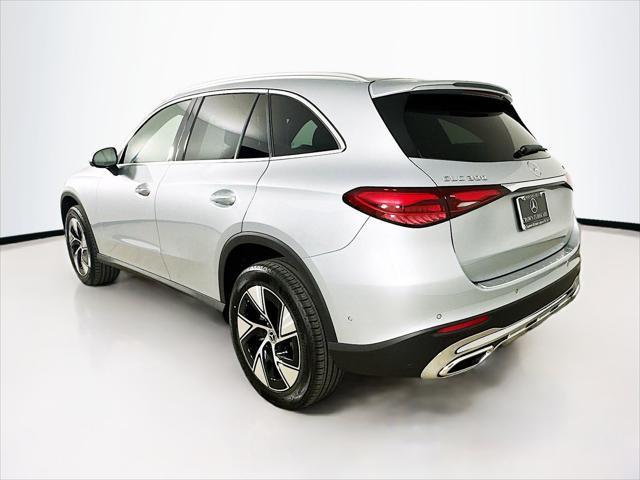 new 2024 Mercedes-Benz GLC 300 car, priced at $58,295