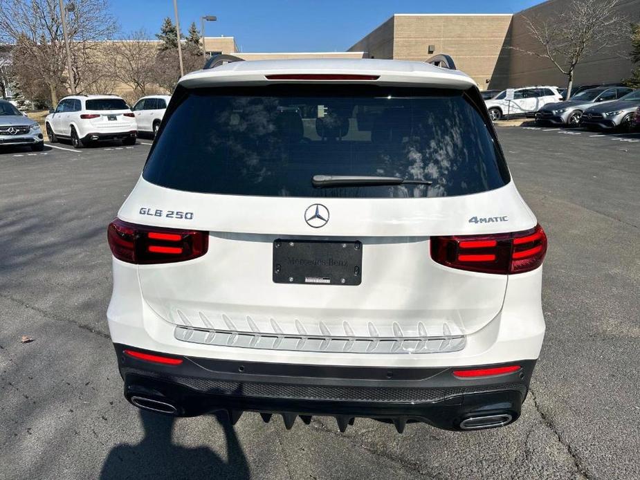 new 2024 Mercedes-Benz GLB 250 car, priced at $54,625