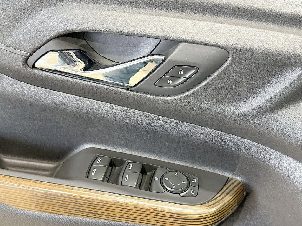 used 2022 GMC Acadia car, priced at $27,900